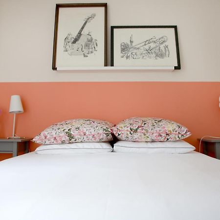 Rejaillir Bed & Breakfast Saint-Ours  Bagian luar foto