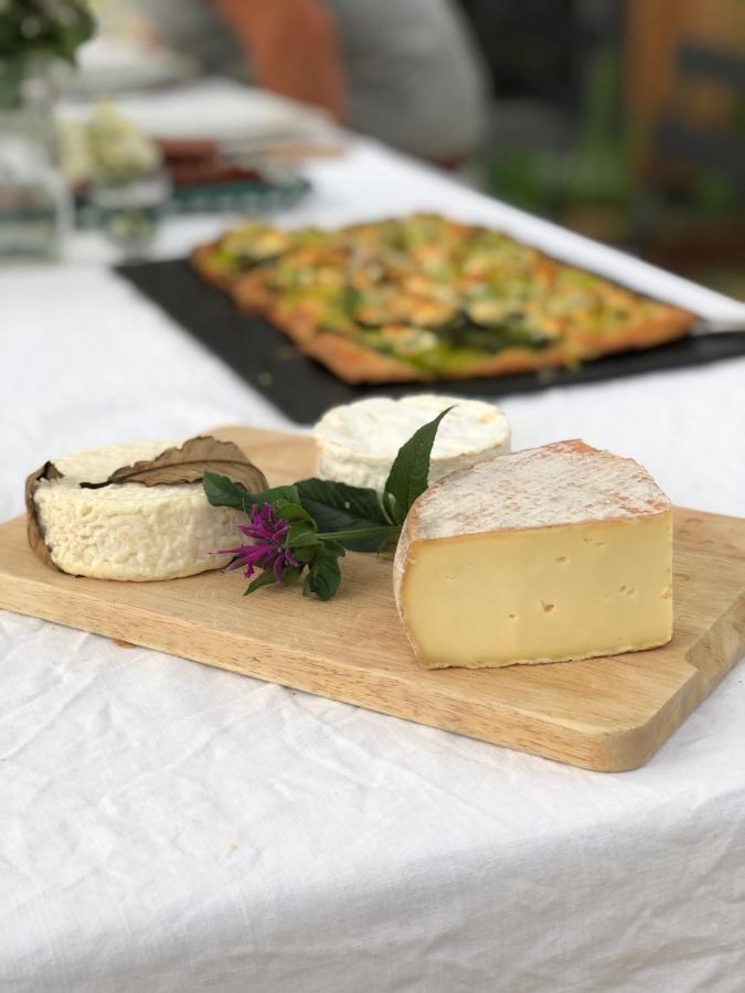 Rejaillir Bed & Breakfast Saint-Ours  Bagian luar foto